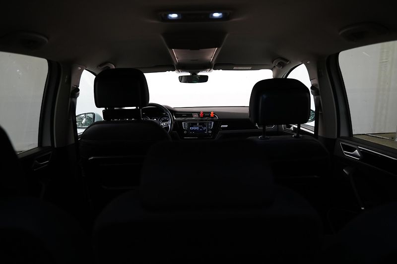 Volkswagen Touran - fotka 24 z 26