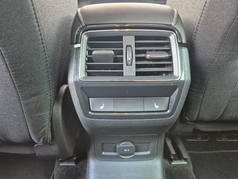 Škoda Karoq (2024) Top Selection 1.5 TSI 110 kW 7 - fotka 32 z 35