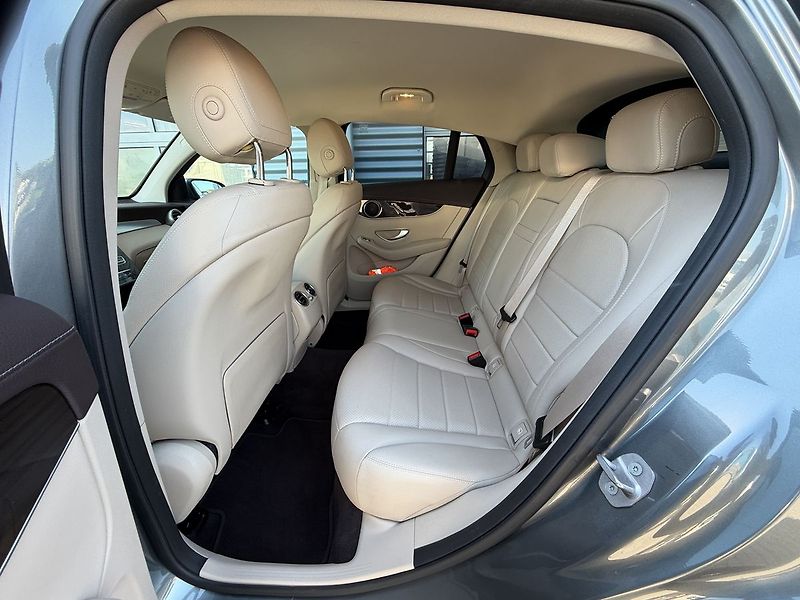Mercedes-Benz GLC 220d 4MATIC - fotka 14 z 38