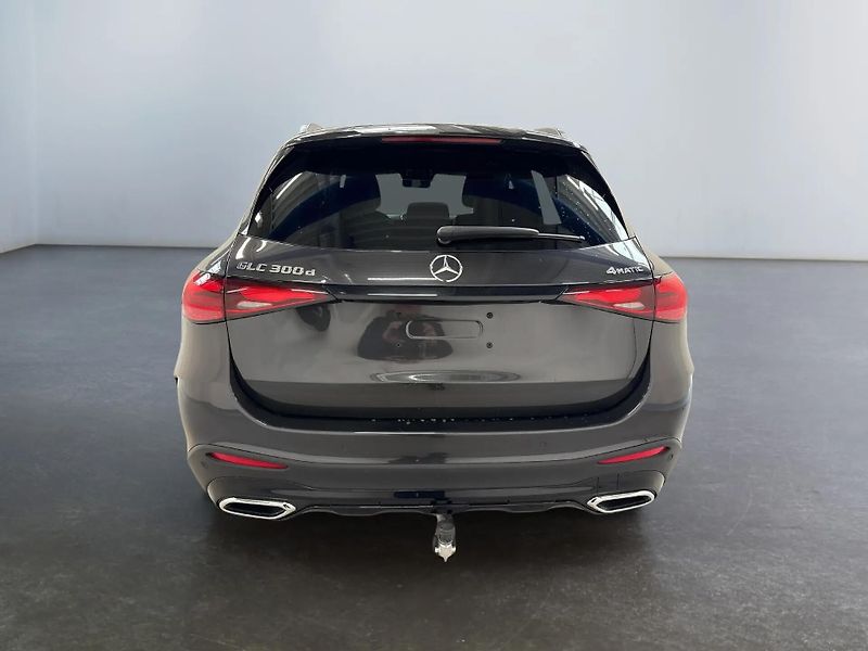 Mercedes-Benz GLC 300d 4M AMG Advanced+ Night DI - fotka 6 z 20