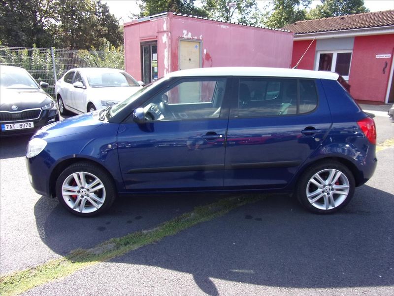 Škoda Fabia 1,4 16V Sport 63kW - fotka 7 z 23