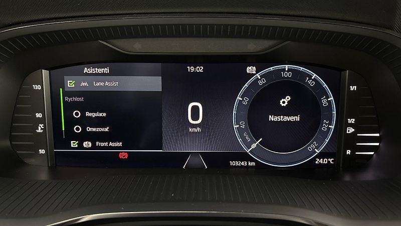 Škoda Octavia 2.0 TDI Ambition - fotka 10 z 24