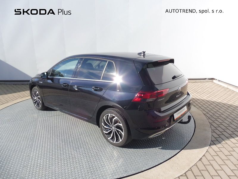 Volkswagen Golf (2024) Style 1,5 TSI 96kW - fotka 24 z 26