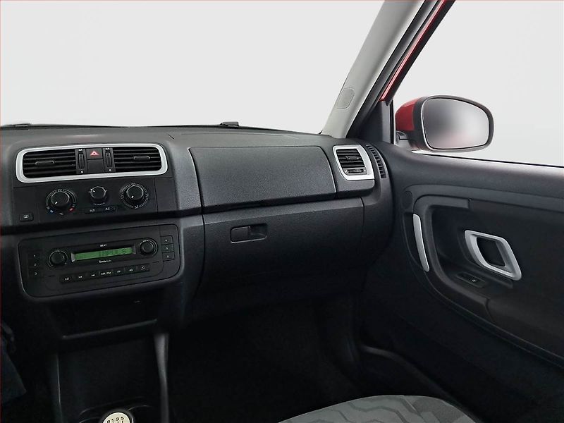 Škoda Fabia (2008) Style 1.6 16V, nová STK, Tažné - fotka 8 z 17
