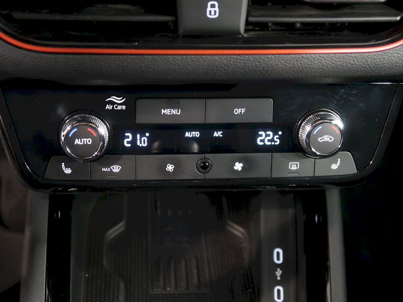 Škoda Kamiq (2025) MONTE CARLO 1.5TSI 110KW TAŽNÉ - fotka 32 z 42