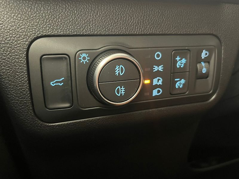 Ford Kuga 2.5 DURATEC HEV 4X4  Titanium - fotka 26 z 70
