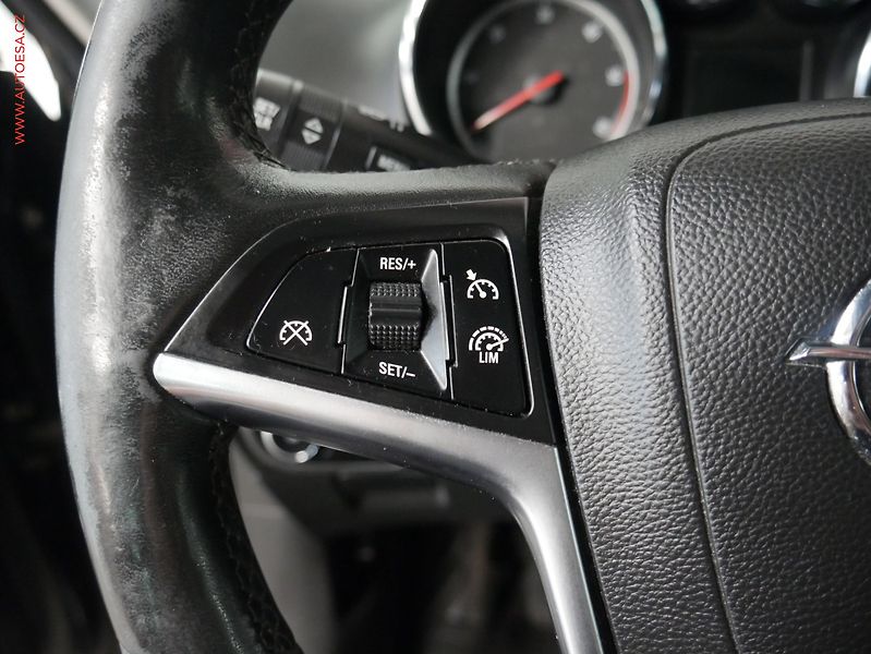 Opel Zafira (2013) 2.0 CDTI, servis.kniha - fotka 14 z 21