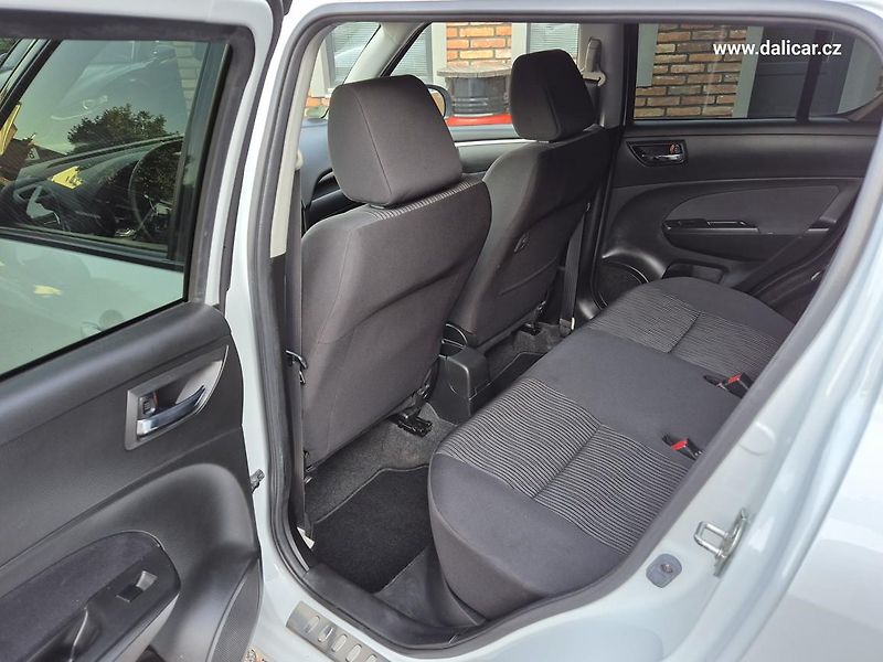 Suzuki Swift (2011) 1.2i 69KW 4x4 klima - fotka 37 z 52