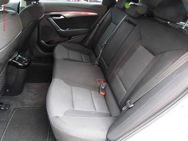 Hyundai i40 (2019) 1.6CRDi, ČR, AC, navi, kamera - fotka 10 z 22