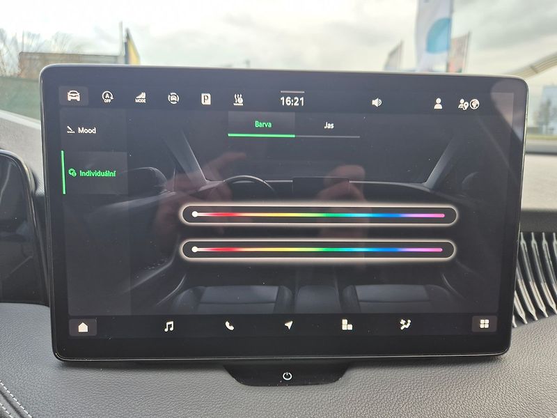 Škoda Superb Combi 2,0 TDI DSG 4x4 142kW L& - fotka 32 z 41