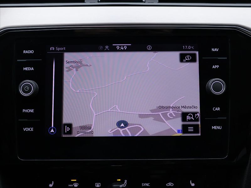 Volkswagen Passat 2,0 TSI 206kW CZ 4x4 DSG DPH - fotka 21 z 32