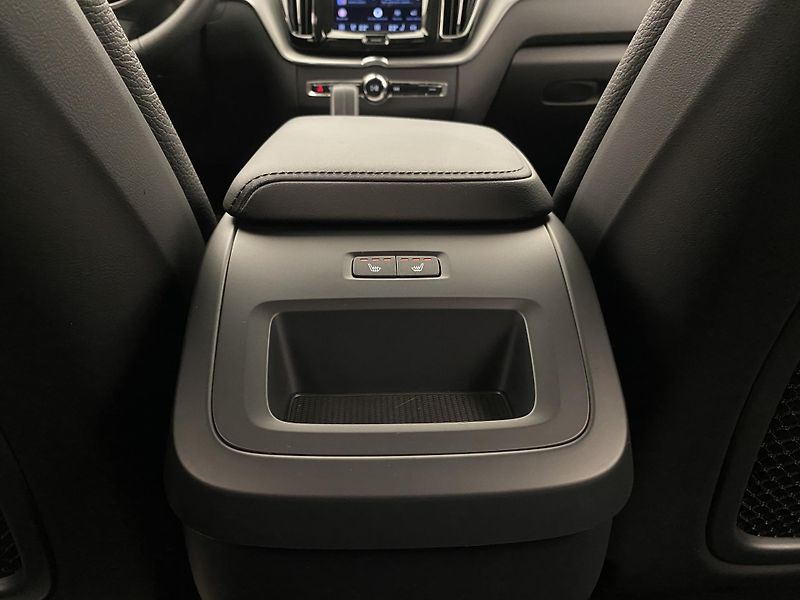 Volvo XC60 B4 AWD BRIGHT PLUS AUT - fotka 31 z 58