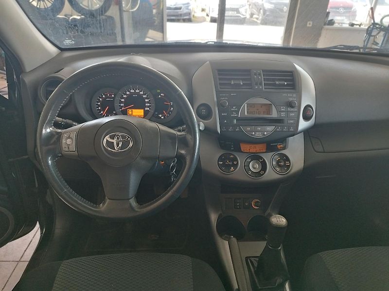 Toyota RAV4 (2007) 2,0I,112KW,4X4,ALU,TAŽNÝ - fotka 18 z 31