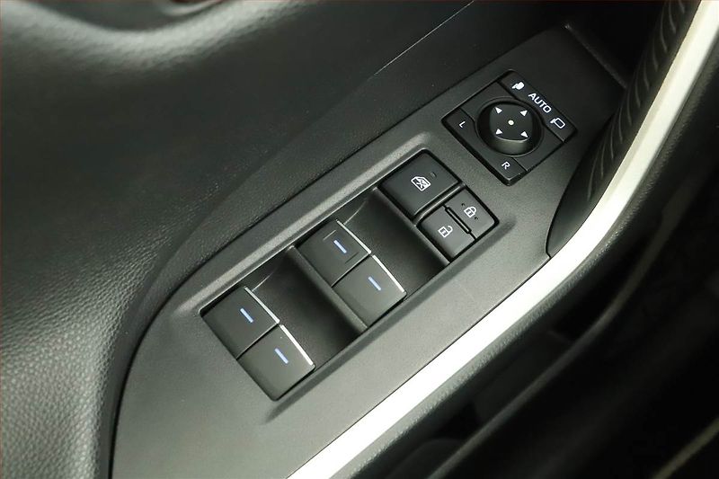 Toyota RAV4 (2022) 2.5 Hybrid - fotka 10 z 17