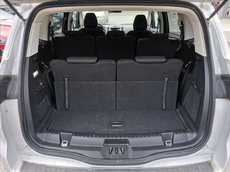 Ford S-MAX 2,0 TDCi 132kW Titanium 7-míst - fotka 10 z 18