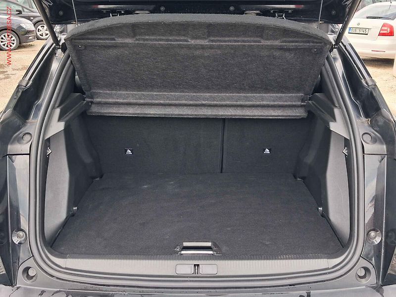 Peugeot 2008 (2022) 1.2PT, GT, AT, navi, panor - fotka 7 z 26