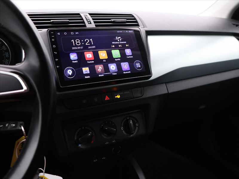 Škoda Fabia 1.0 TSI 70kW Ambition CZ - fotka 16 z 26