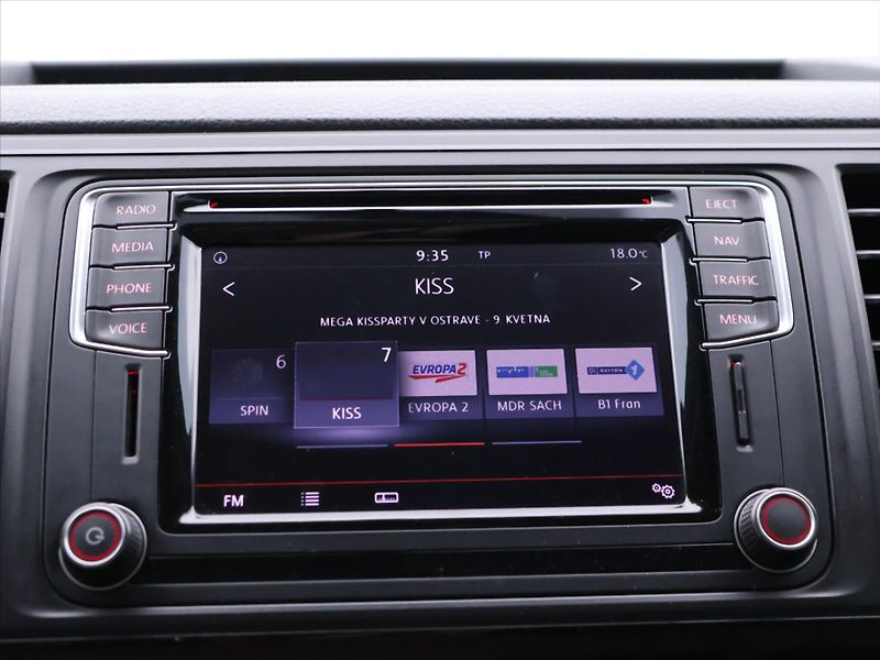 Volkswagen Caravelle 2,0 TDI 150kW DSG Comfort 8Mís - fotka 19 z 31