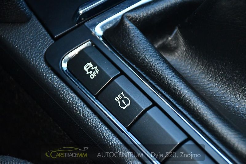 Škoda Superb 2,0TDi TAŽNÉ 2xKOLA - fotka 36 z 49