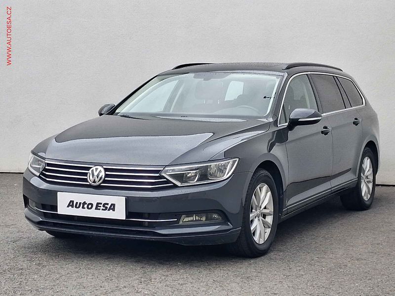 Volkswagen Passat (2015) 2.0 TDI, servis.kniha - fotka 3 z 18