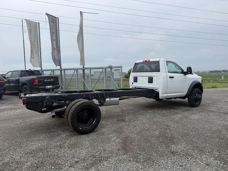 Dodge RAM (2025) 5500 Chassis Regular Cab - fotka 5 z 13