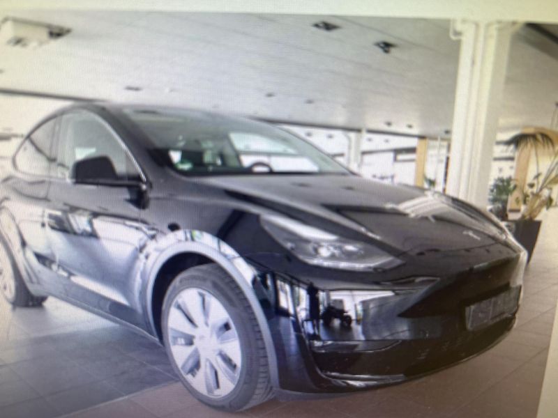 Tesla Model Y LONG RANGE DUAL MOTO 93,6% - fotka 2 z 5