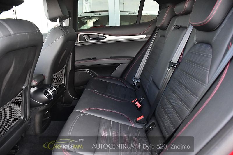 Alfa Romeo Stelvio 2.0T Q4 206KW TRIBUTO ITALIANO - fotka 19 z 50