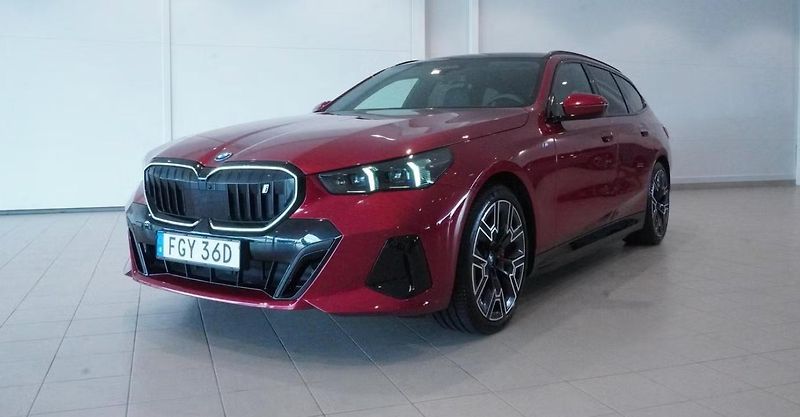 BMW i5 eDrive40 Touring M 360k Tažné - fotka 2 z 13