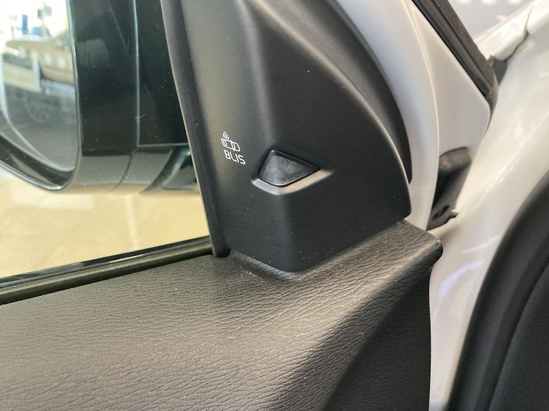 Volvo V40 CROSS COUNTRY T4  - REZERVACE - fotka 19 z 43