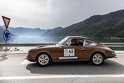 Druhá jízda Oldtimer Expressu mířila z Prahy do řeckých Atén. Posádka číslo 42 s vozem Porsche.