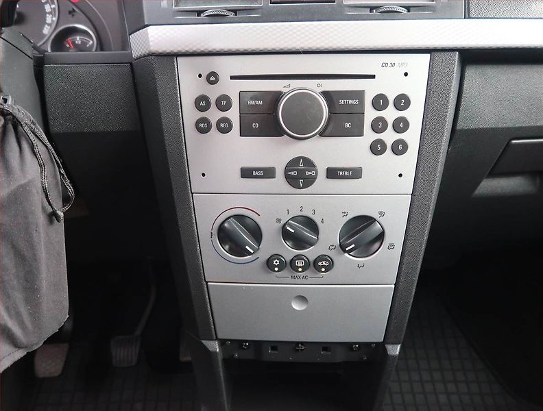 Opel Meriva (2009) 1.6, LPG, po STK, rezervace - fotka 17 z 20