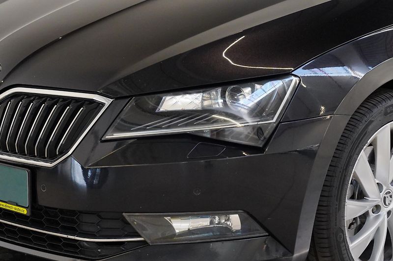 Škoda Superb - fotka 9 z 29