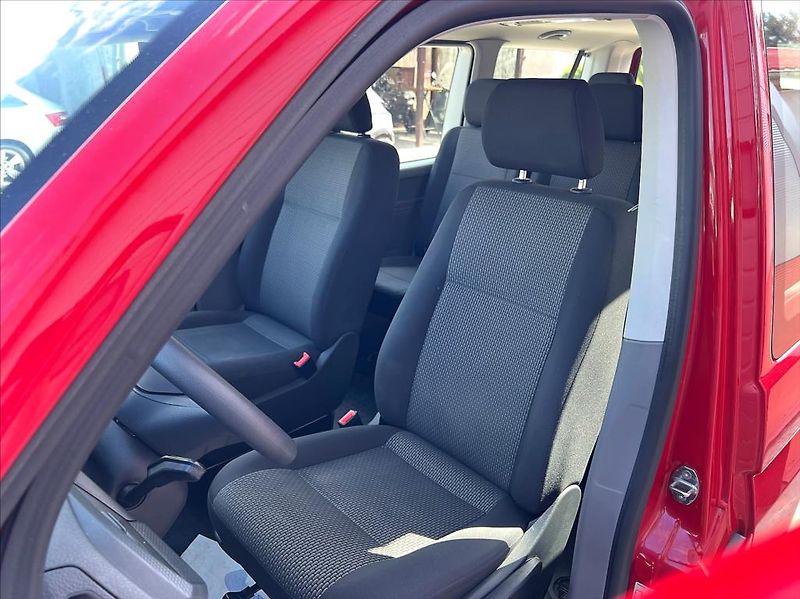 Volkswagen Caravelle 2,0 TDI 6.1 SWB TRENDLINE - fotka 10 z 24