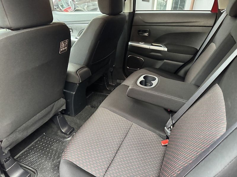 Mitsubishi ASX (2017) 1.6i Mivec  Xenony Navi Kamera - fotka 24 z 50