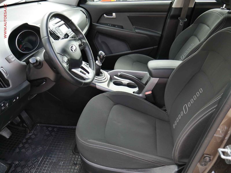 Kia Sportage (2015) 1.6GDi, 2.maj,ČR, AC, tempo - fotka 9 z 18