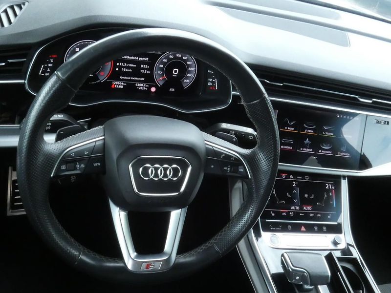 Audi Q7 S-Line 3.0 TDI Quattro 210KW - fotka 17 z 30
