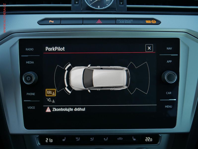 Volkswagen Passat (2018) 2.0TDi, DSG, navi - fotka 17 z 24