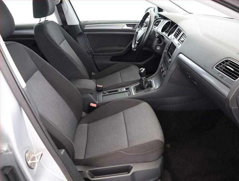 Volkswagen Golf (2014) 1.2 TSI, Serv.kniha - fotka 7 z 13