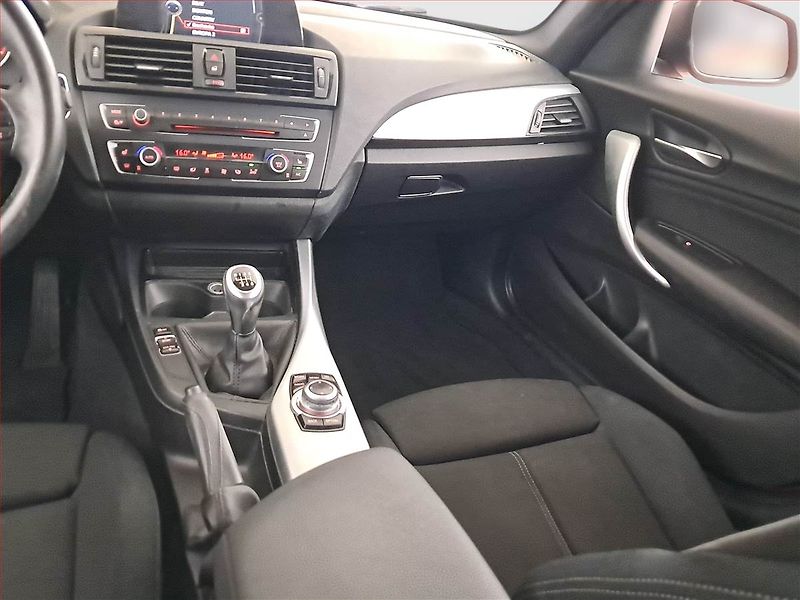 BMW Řada 1 (2013) 120d xDrive, 4X4, Tempomat - fotka 8 z 21