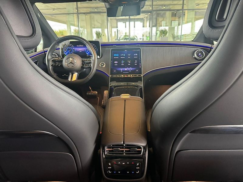 Mercedes-Benz EQE 350 4M Electric Art Edition - fotka 15 z 15
