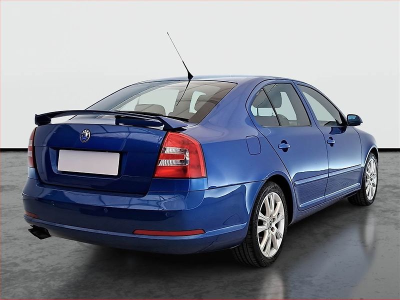 Škoda Octavia (2007) RS 2.0 TFSI, Tempomat - fotka 5 z 15