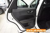 Volvo XC60 2.0 B4 AWD MOMENTUM 2022 - náhled 25