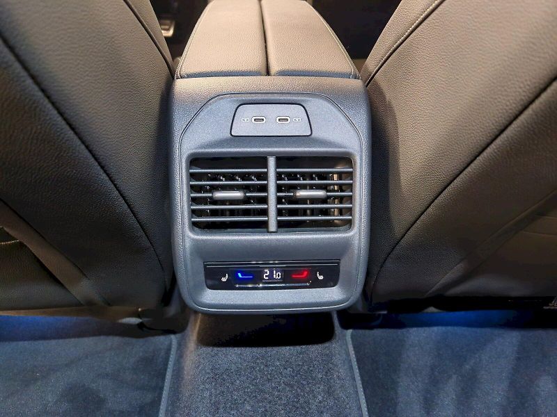Škoda Superb (2025) iV 1.5 TSI 150 kW DSG Sportlin - fotka 26 z 32