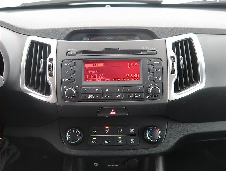 Kia Sportage (2012) 2.0 CRDi, 4X4, Tempomat - fotka 12 z 17