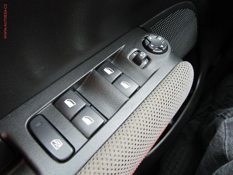 Citroën C3 Aircross (2018) 1.2 PT, AC, tempo - fotka 13 z 14