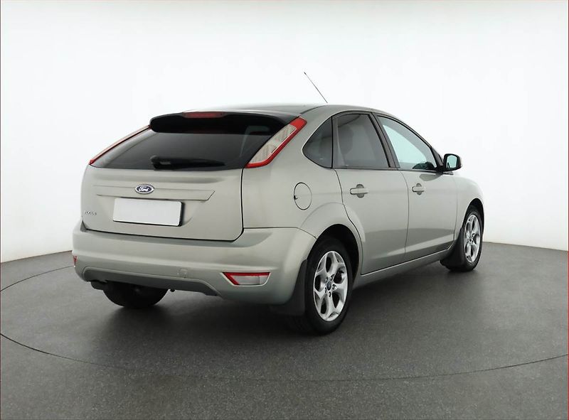 Ford Focus (2009) 1.6 16V, nová STK, slušný stav - fotka 5 z 14