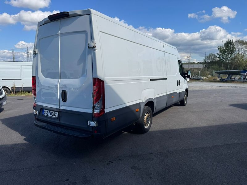 Iveco Daily (2018) 35S14 2.3 100kW - fotka 3 z 16