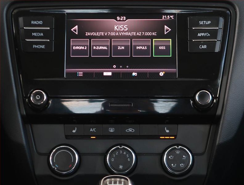 Škoda Octavia (2018) Ambition Plus 1.0 TSI - fotka 12 z 18