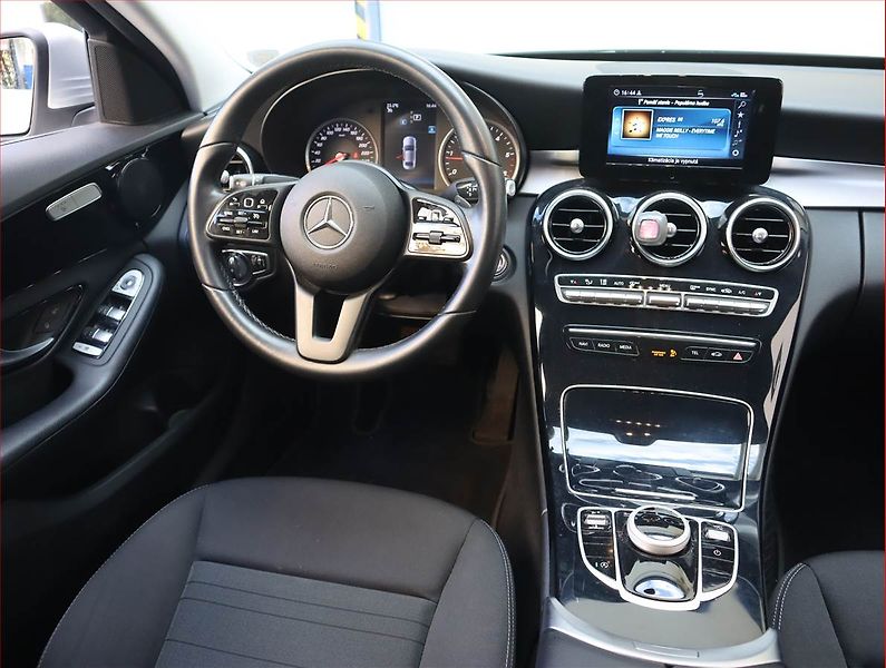 Mercedes-Benz Třídy C (2018) Classic C 220 d 4MATIC - fotka 7 z 21