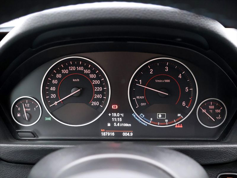 BMW Řada 3 2,0 318d 100kW GT M-Sport - fotka 18 z 34